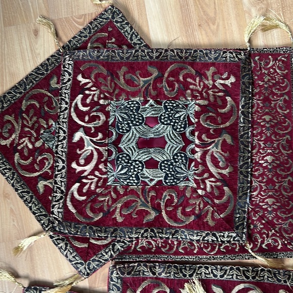 Ramadan Decorative Set of Pillow Cases and a Table Runner - Picture 9 of 16